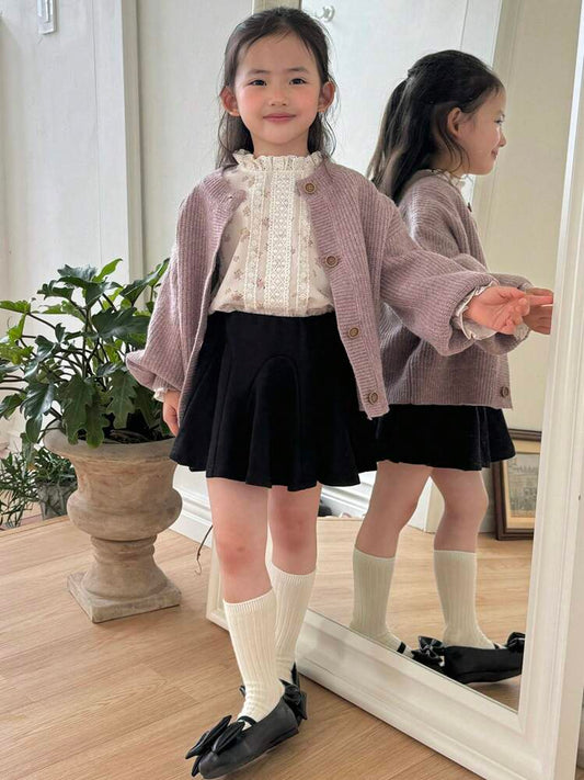 Ensemble Cardigan Lilas, Chemise à Volants et Jupe Corolle