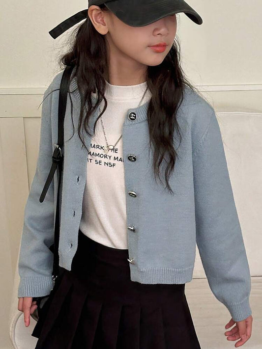 Cardigan bleu ciel court style preppy avec boutons bijoux