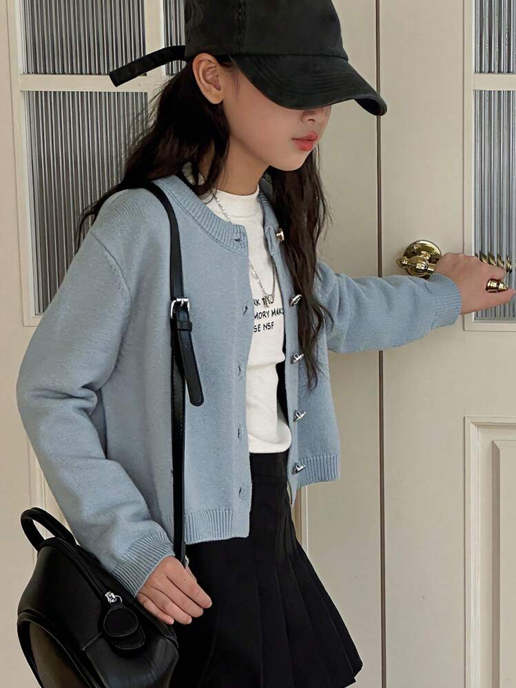 Cardigan bleu ciel court style preppy avec boutons bijoux